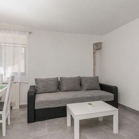 Apartmani Mustaca Dvori بريفلاكا المظهر الخارجي الصورة